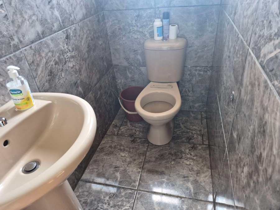 2 Bedroom Property for Sale in Kwazakhele Eastern Cape